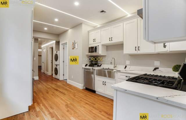 Most Luxurious OFF-CAMPUS CHOICE! near BU campus!  Heat & HW Inc. W/D in Unit Gallery 3