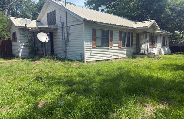 Cozy 2 Bed / 2 Bath Home for Rent in Mexia, TX photos photos Cozy 2 Bed / 2 Bath Home for Rent in Mexia, TX photos photos