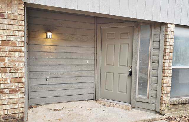 1415 Smokehouse Street Gallery 3