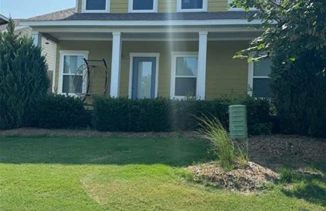 1751 Izard  LN - 1751 North Izard Lane, Fayetteville, AR 72704