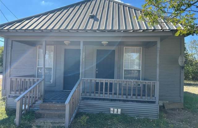 301 N San Marcos Street - 301 South San Marcos Street, Whitney, TX 76692