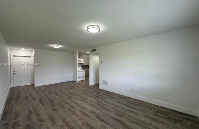 2843 Fillmore St photos photos