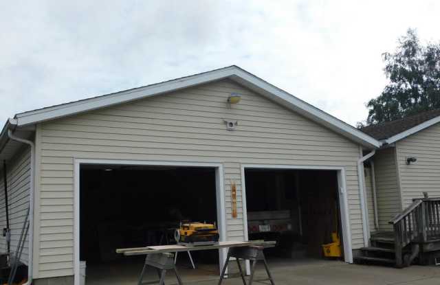 579 Dean Creek Road Gallery 3