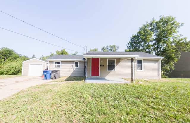 Updated 2 Bed 1 Bath - 503 Loomis Avenue, Des Moines, IA 50315