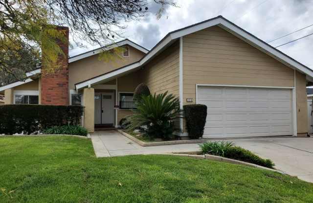 224 Las Riendas Dr - 224 Las Riendas Drive, Fullerton, CA 92835