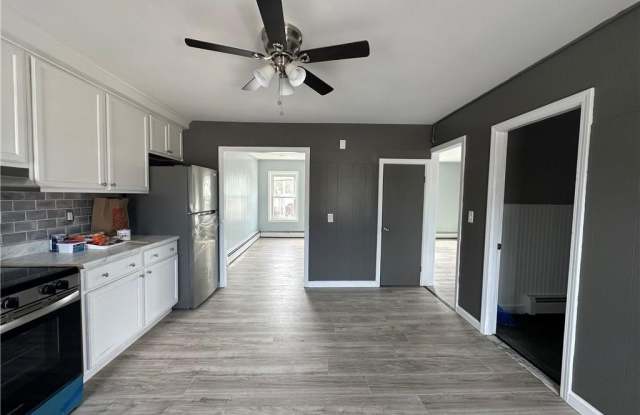 1076 Main Street photos photos