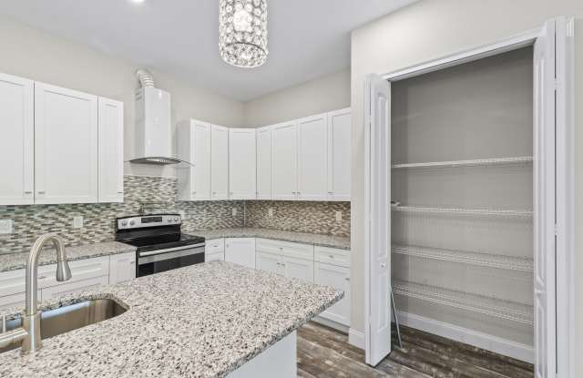 7 Untermeyer Place - A Gallery 4