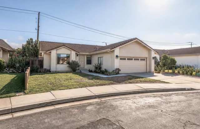 $4100-This is a 1,552 SQFT Single Family Home Gallery 3
