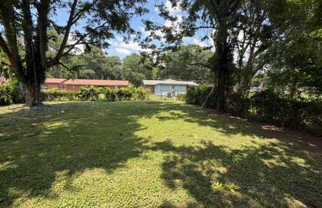 384 Lillian Dr Gallery 3