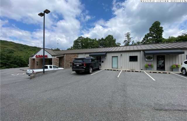 875 Mount Jefferson Road Gallery 2
