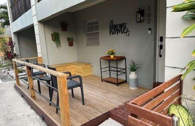 2452 Taylor St photos photos