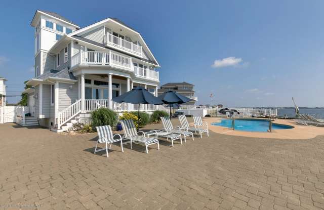 581 Bayview Drive - 581 Bayview Drive, Toms River, NJ 08753