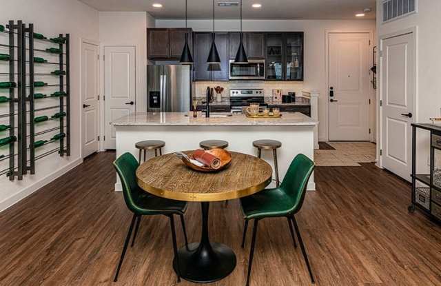 Lakeline Crossing Gallery 3