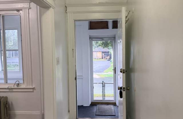 70 Burnham Street Gallery 4
