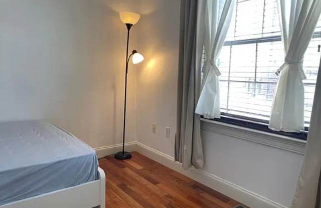 372 Washington St # 1 Gallery 4