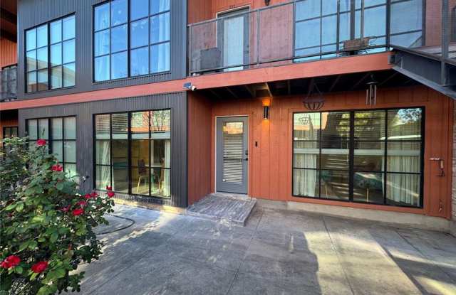 400 E 30th St #101 - 400 East 30th Street, Austin, TX 78705