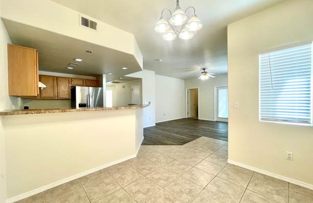 Beautiful 3 Bedroom, 2 Bath Condo In The NE! photos photos