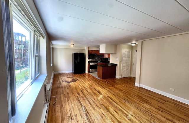 2115 W Farwell Gallery 1