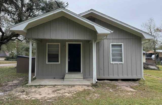 1100 Marshall Ln - 1100 Marshall Lane, Silsbee, TX 77656