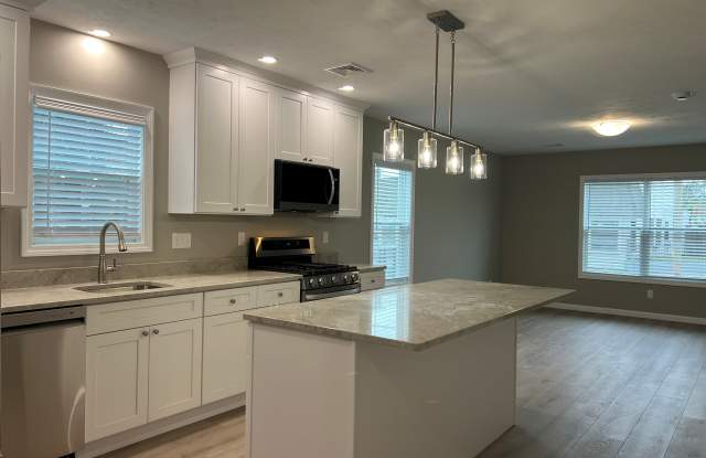 580 Elm Street 4 photos photos 580 Elm Street 4 photos photos
