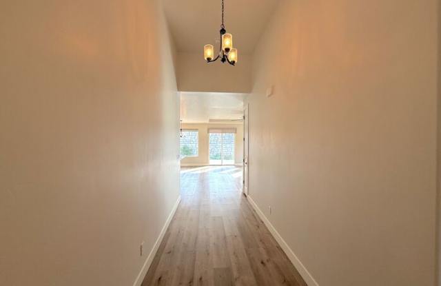 60 740 North Gallery 3