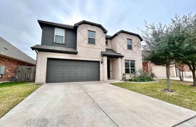 Bright  Beautiful 4 Bed, 3.5 Bath Home with Room for Everyone photos photos