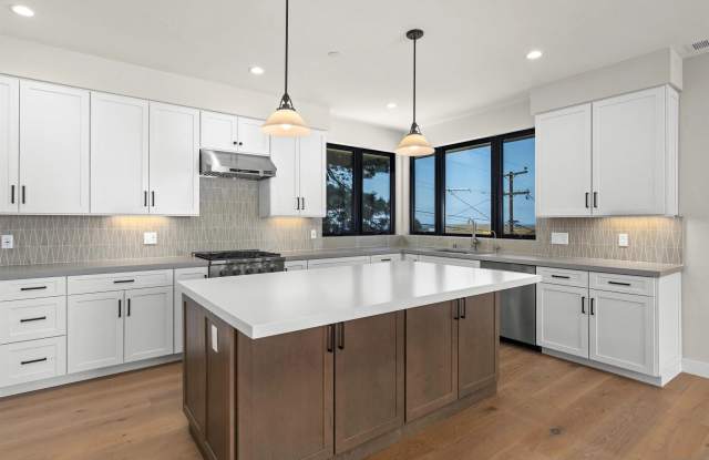 4647 Coronado Avenue Gallery 3