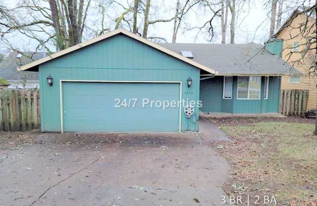 Updated 3BD | 2BA Home with Garage  Large Deck - Hillsboro photos photos