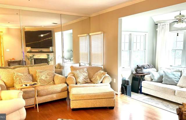 2700 SUMMERVIEW Way Gallery 3