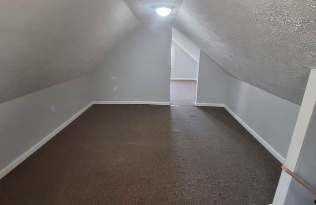 12613 Parkhill Avenue - Whole House Gallery 4