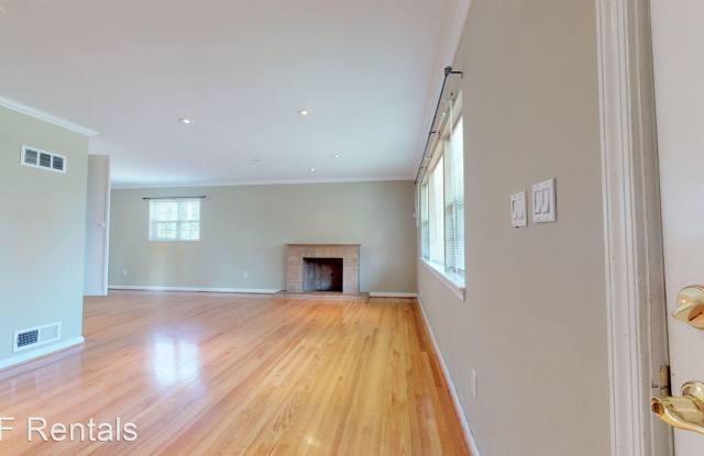 9306 Chanute Drive Gallery 3