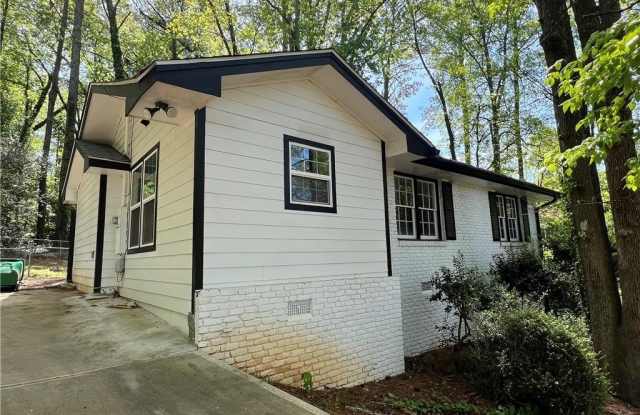 2032 S Akin Drive NE photos photos