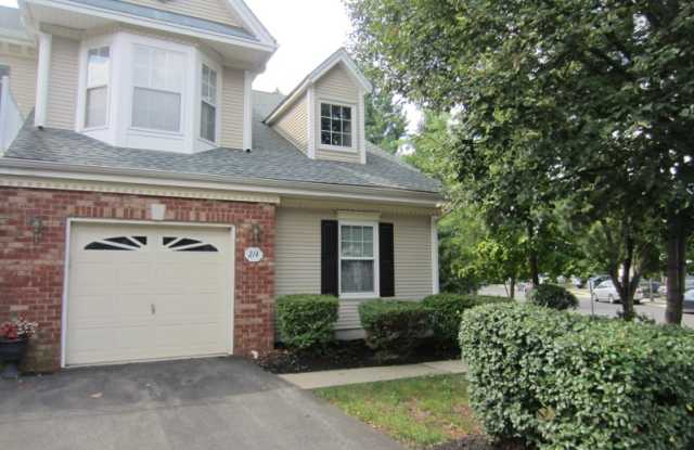 214 AMETHYST WAY - 214 Amethyst Way, Franklin Park, NJ 08823
