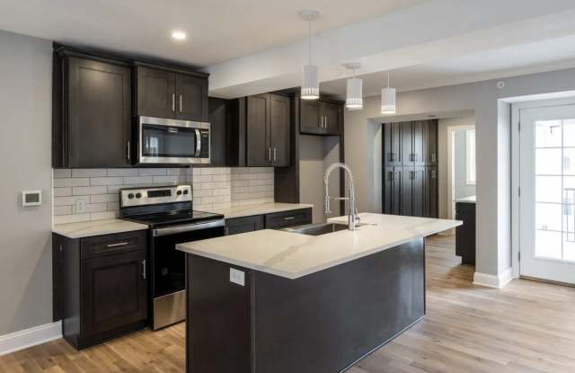 4462 Broadway Boulevard photos photos