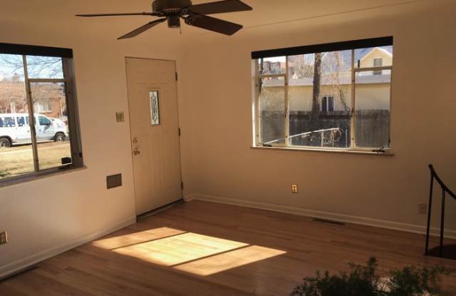2043 Meade Street Gallery 3