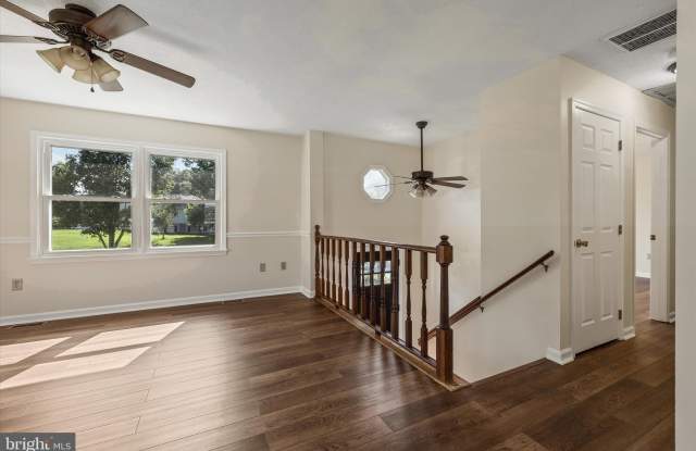136 NIGHTINGALE AVENUE photos photos