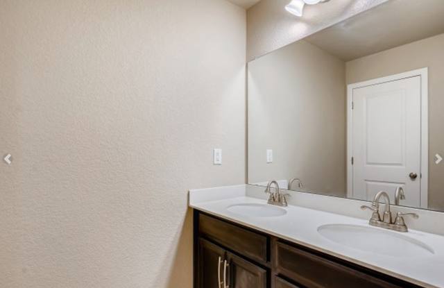 LOVELY 4-BEDROOM TOWNHOUSE IN WALKABLE SW LONGMONT NEIGHBORHOOD photos photos LOVELY 4-BEDROOM TOWNHOUSE IN WALKABLE SW LONGMONT NEIGHBORHOOD photos photos
