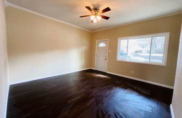 Newley Updated Home Minutes From The Waterfront! Gallery 3