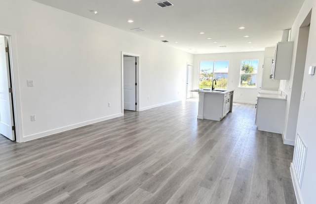 3271 Hewitt Avenue SE Gallery 2