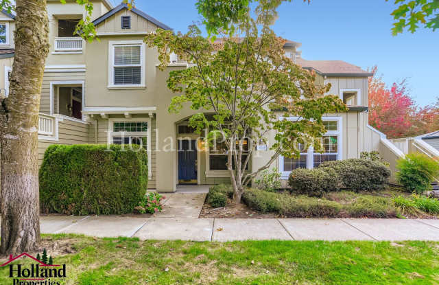 Charming Ground-Level Condo in Prime Hillsboro Location with a Garage! - 1654 Northeast Ashberry Drive, Hillsboro, OR 97124