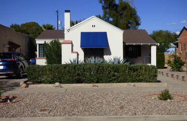 2533 E 3rd Street photos photos