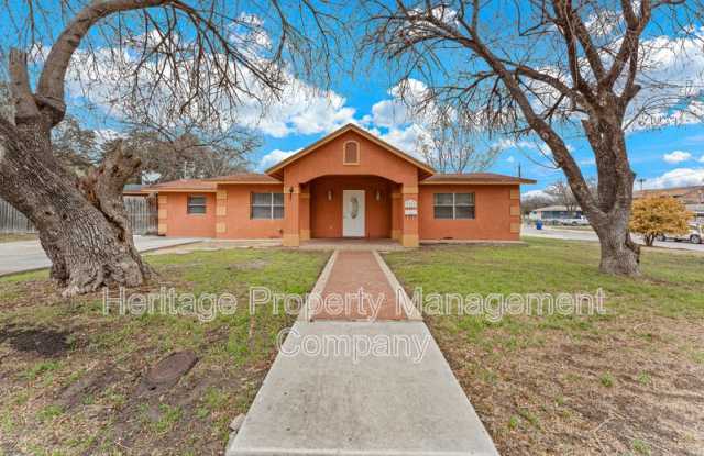 3323 West Woodlawn Avenue - 1 photos photos