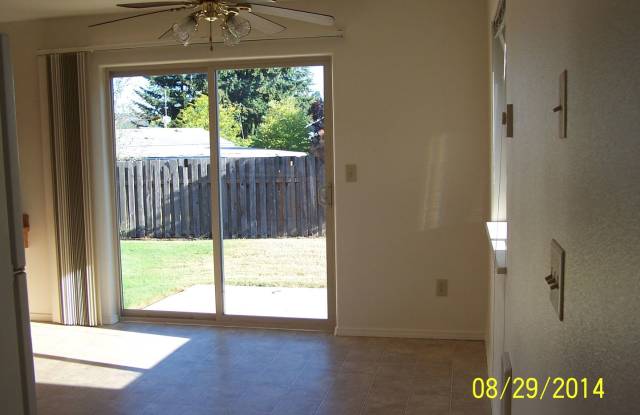 740 Benjamin Ave Duplex photos photos