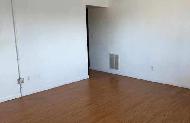 104 N 27th Gallery 3