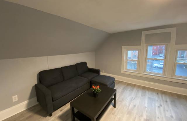 712-2 School St, 1 Gallery 2