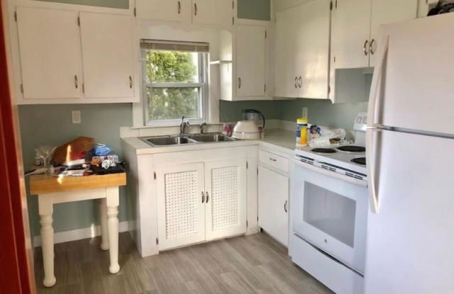 216 Rservoir Road - 216 Reservoir Road, Newport East, RI 02842
