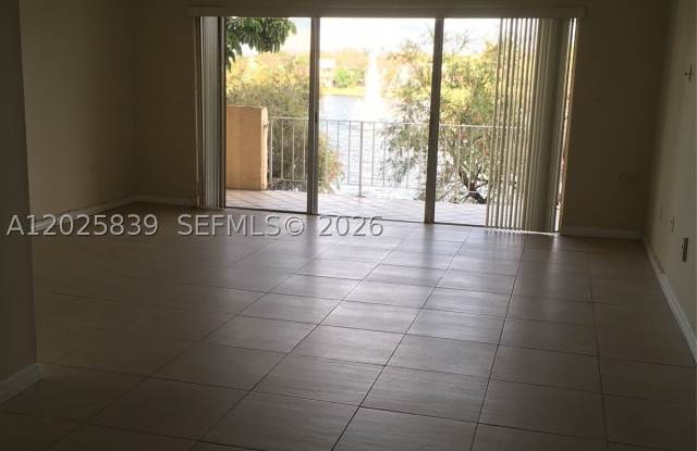 9351 FONTAINEBLEAU BL Gallery 3