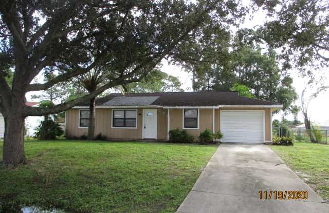 590 NW Sherbrooke Avenue - 590 Northwest Sherbrooke Avenue, Port St. Lucie, FL 34983