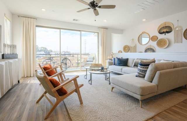 2885 East Tamarind Drive - 1 Gallery 1