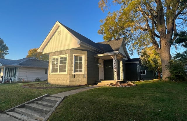 806 S 17th St - 806 South 17th Street, Elwood, IN 46036